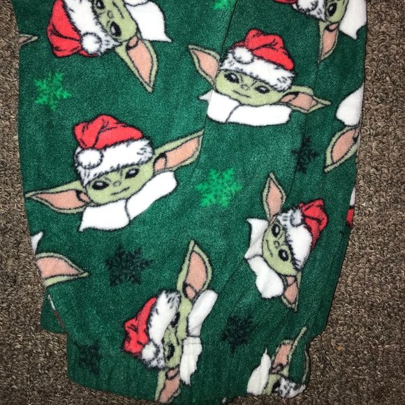 New Christmas STAR WARS  Men's Pajama Set "GALAXY'S GREETINGS!" THE MANDALORIAN - Picture 2 of 5